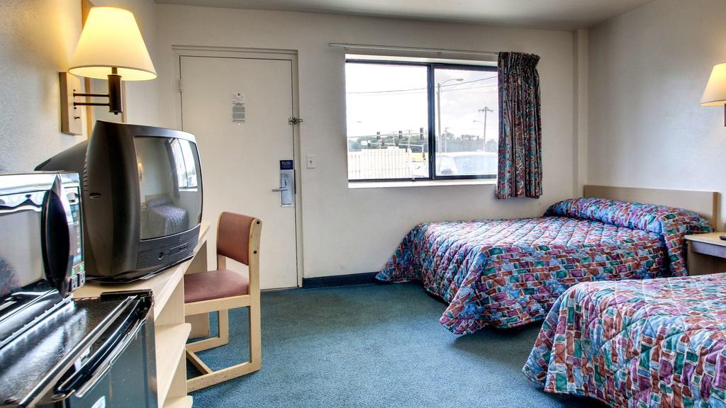 Motel 6 Des Moines South - Airport Exterior photo