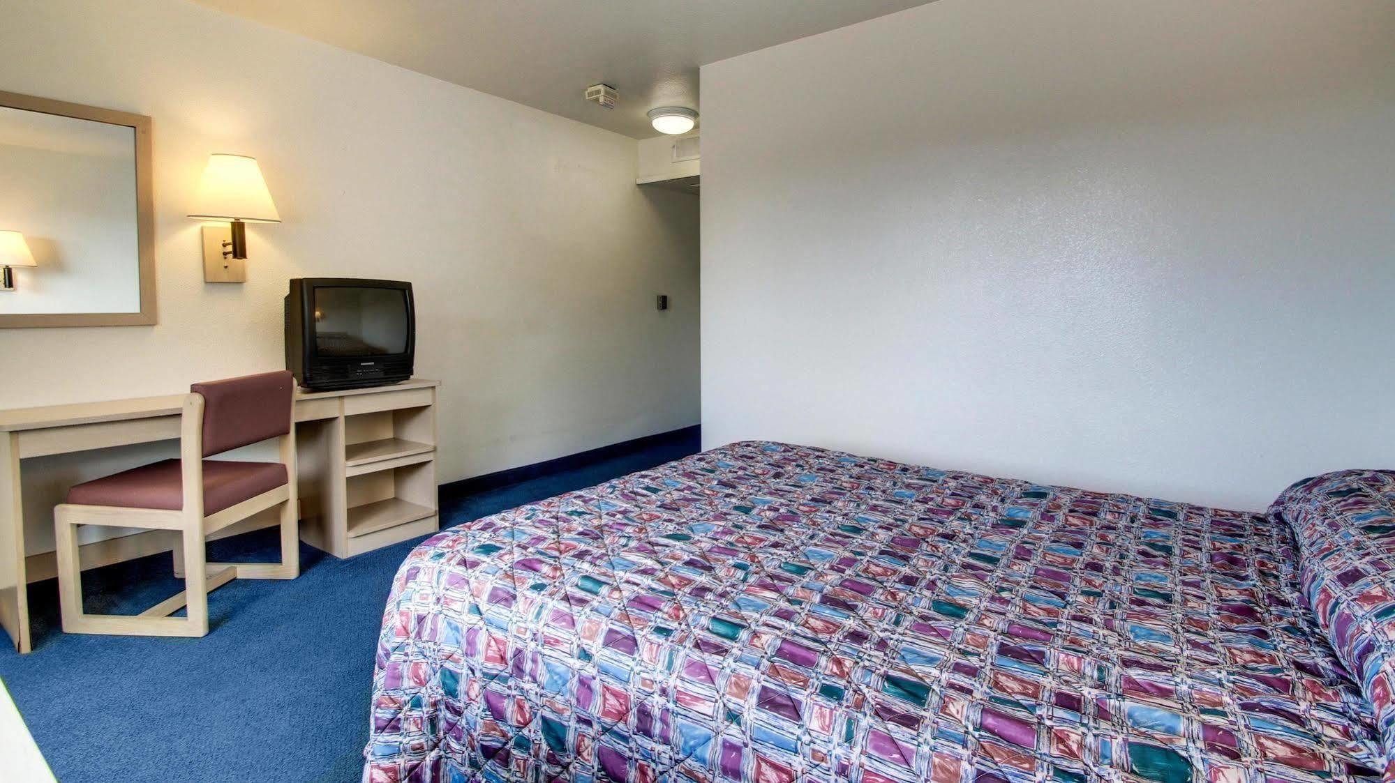 Motel 6 Des Moines South - Airport Exterior photo