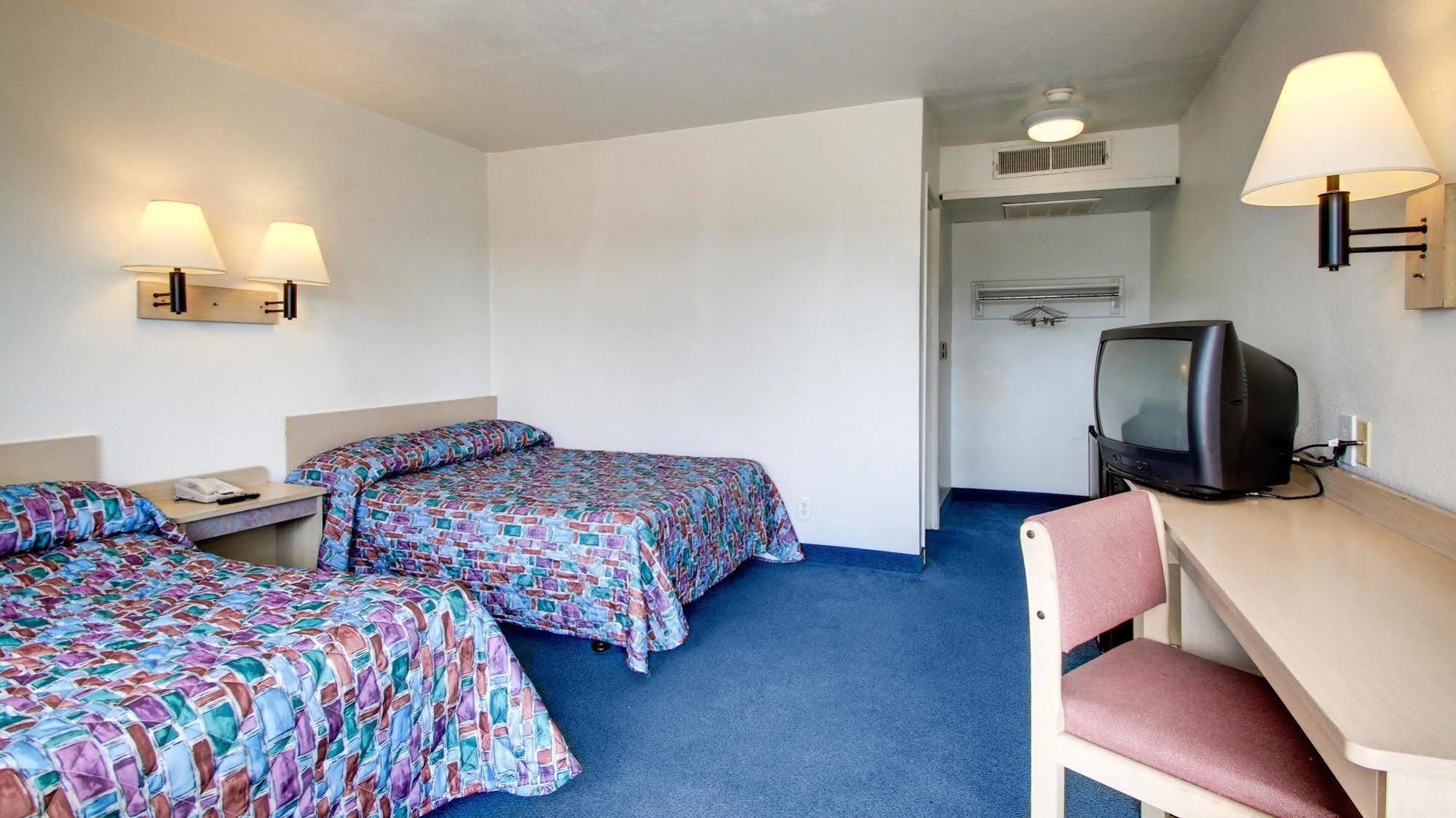 Motel 6 Des Moines South - Airport Exterior photo