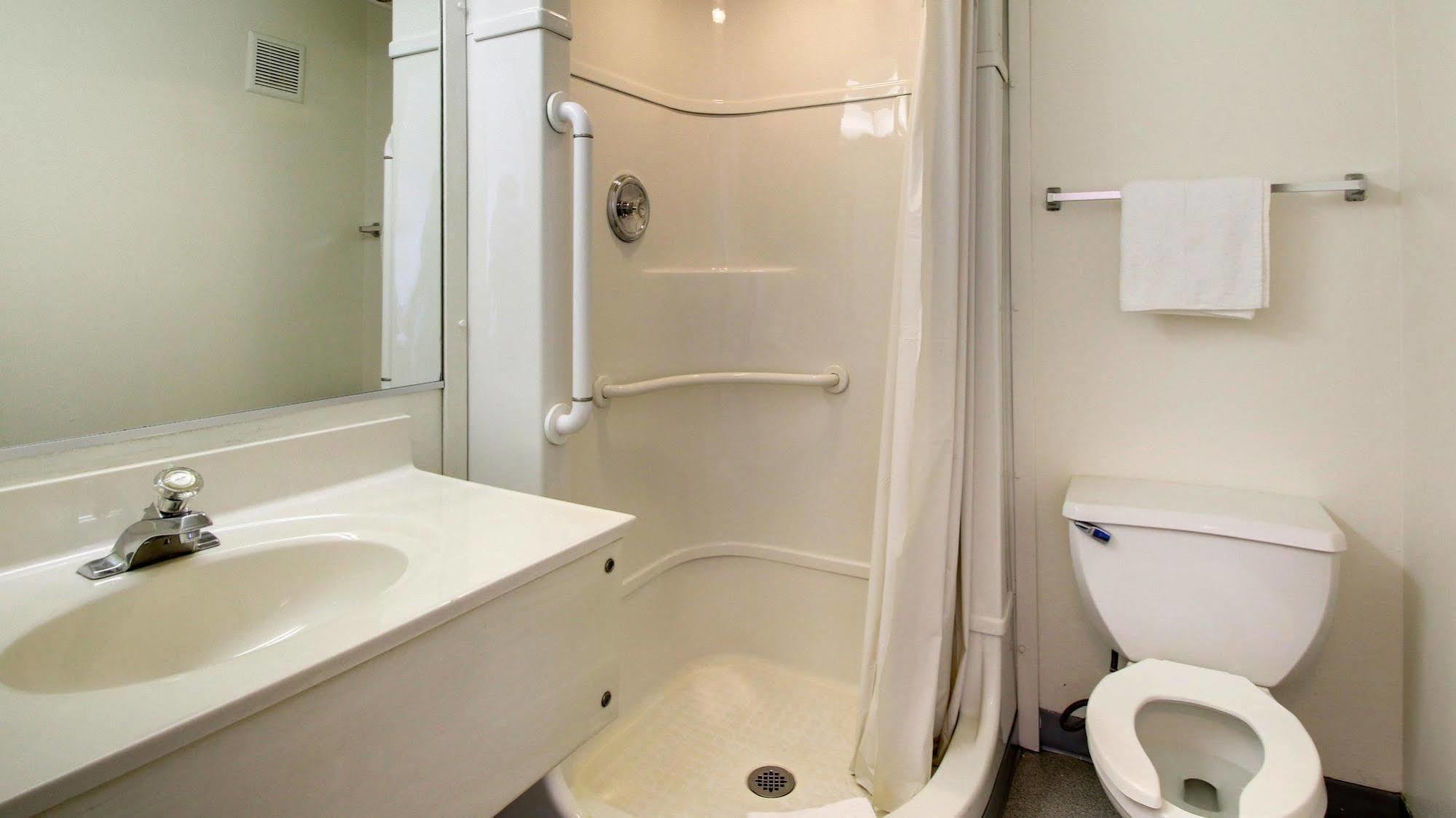 Motel 6 Des Moines South - Airport Exterior photo